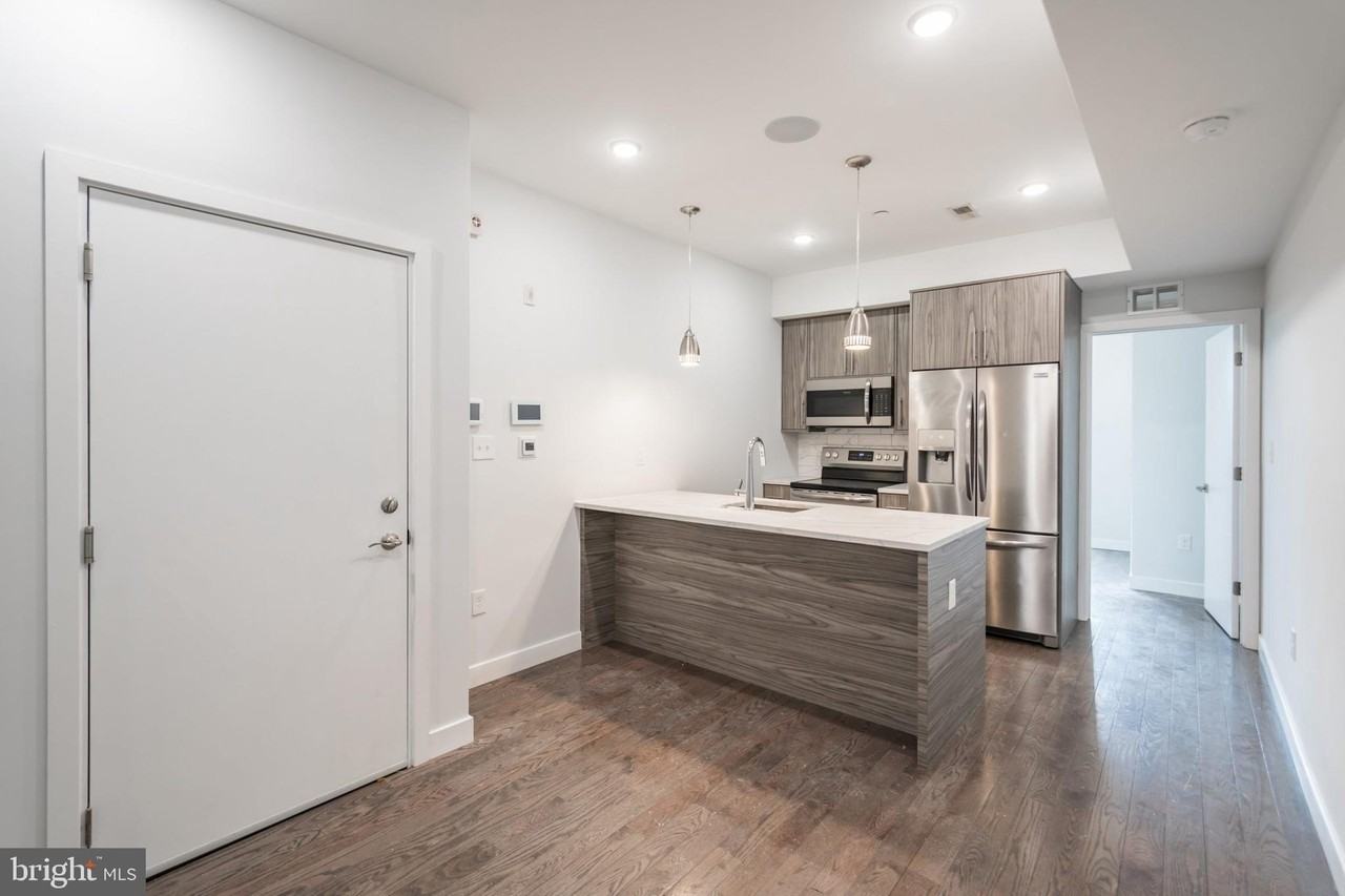 627 W Oxford St Apt 2 #2 - Photo 3 of 14