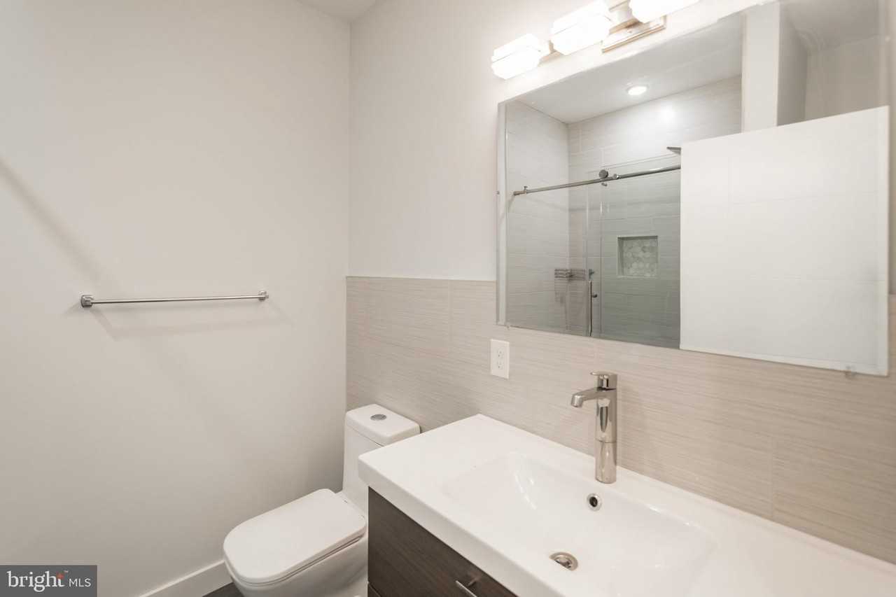 627 W Oxford St Apt 2 #2 - Photo 5 of 14