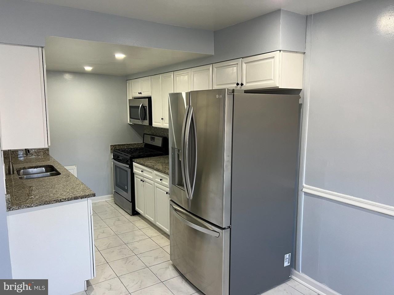 15019 Ashdale Cir - Photo 4 of 23