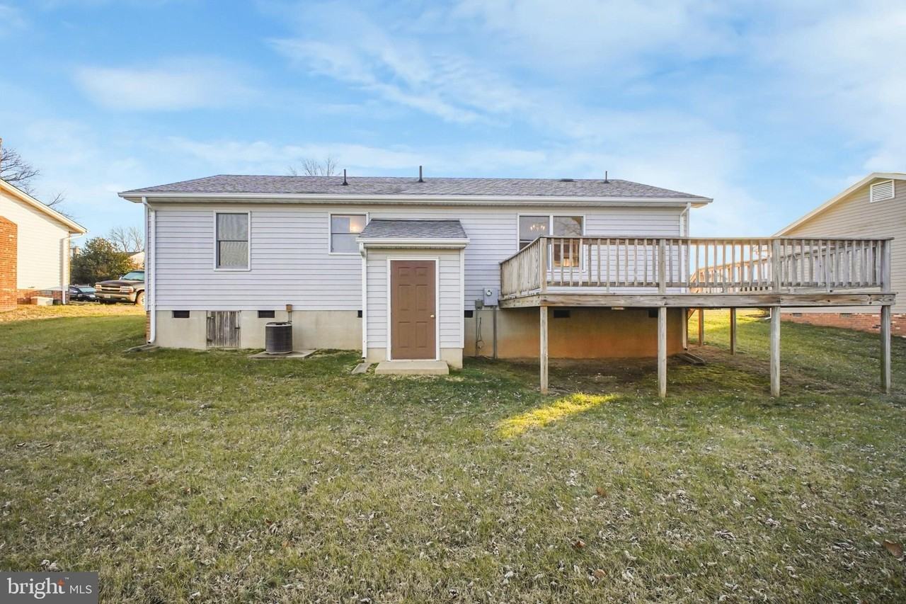 806 Shamrock Dr - Photo 3 of 23