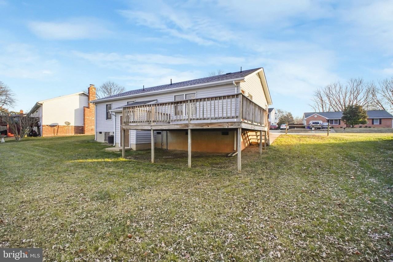 806 Shamrock Dr - Photo 4 of 23