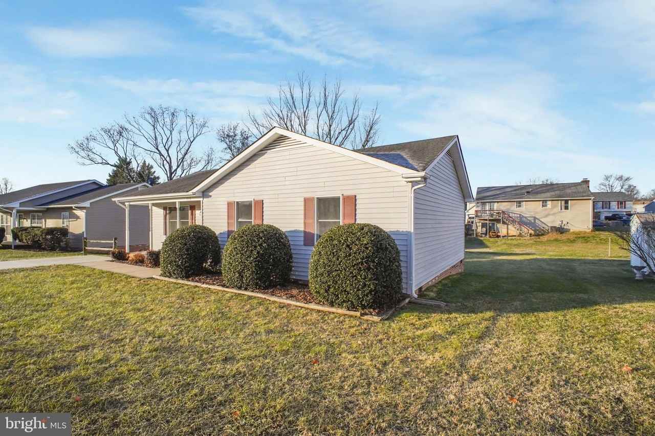 806 Shamrock Dr - Photo 5 of 23