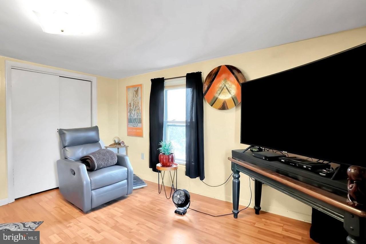 316 W 9th St Unit 2 #2 - Photo 7 of 12