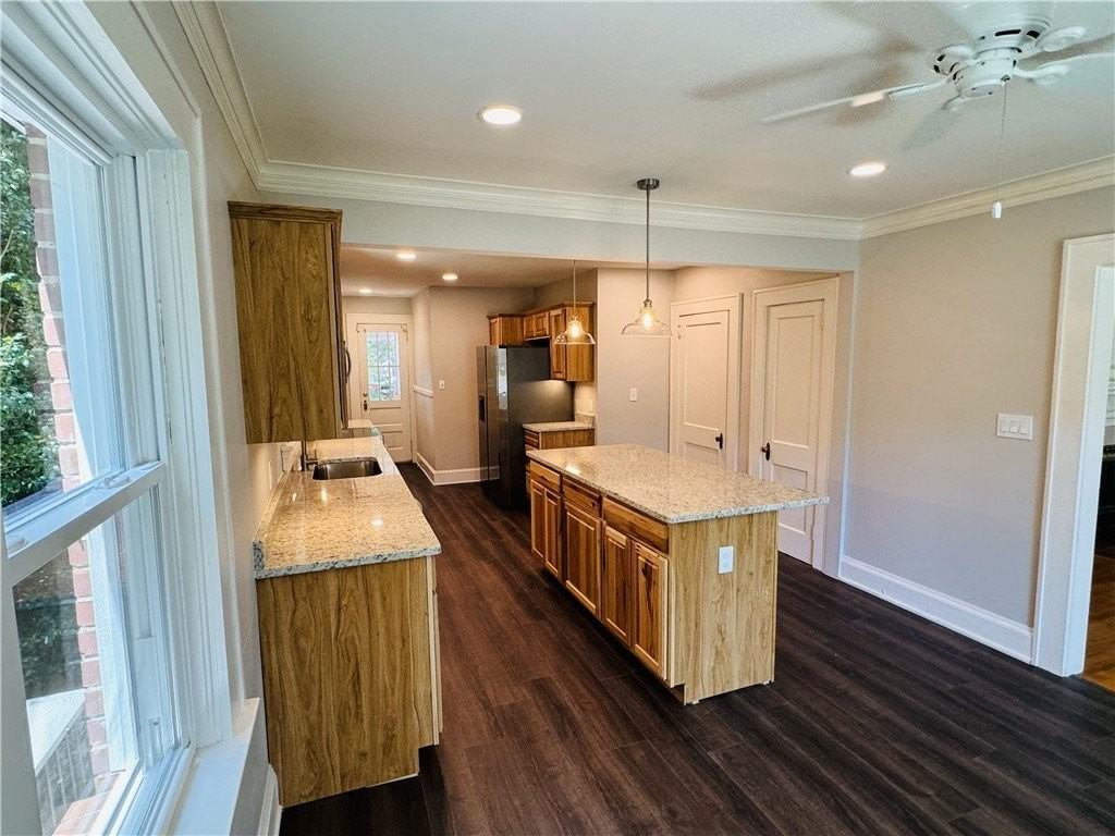 212 Whitehall Rd - Photo 3 of 11