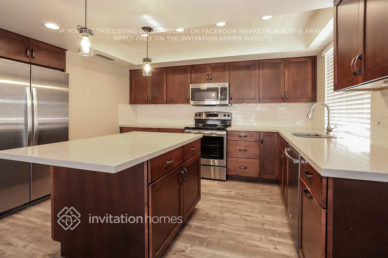 8428 Mulcahy Ave - Photo 4 of 11