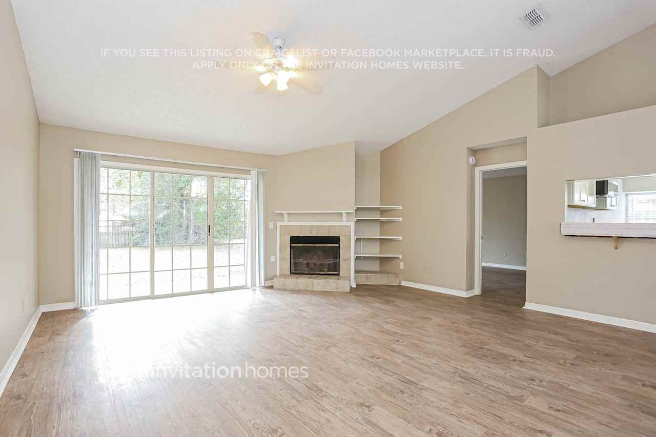 7842 Mactavish Way S - Photo 3 of 18