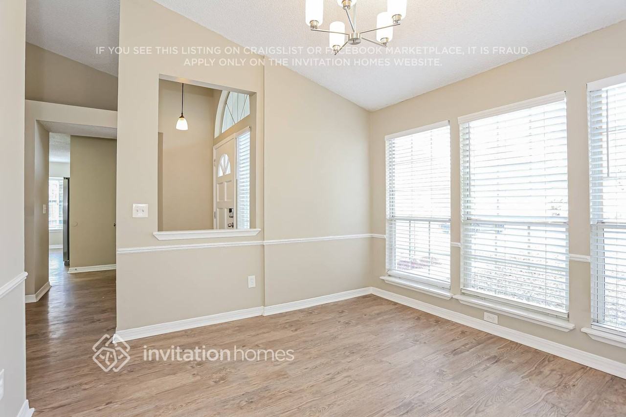 7842 Mactavish Way S - Photo 5 of 18