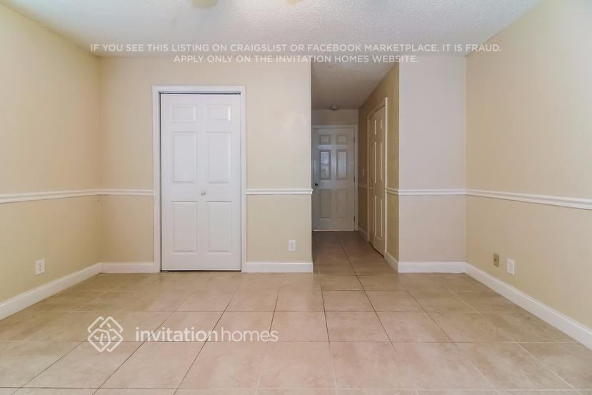 5447 Twin Oakes Rd - Photo 7 of 22