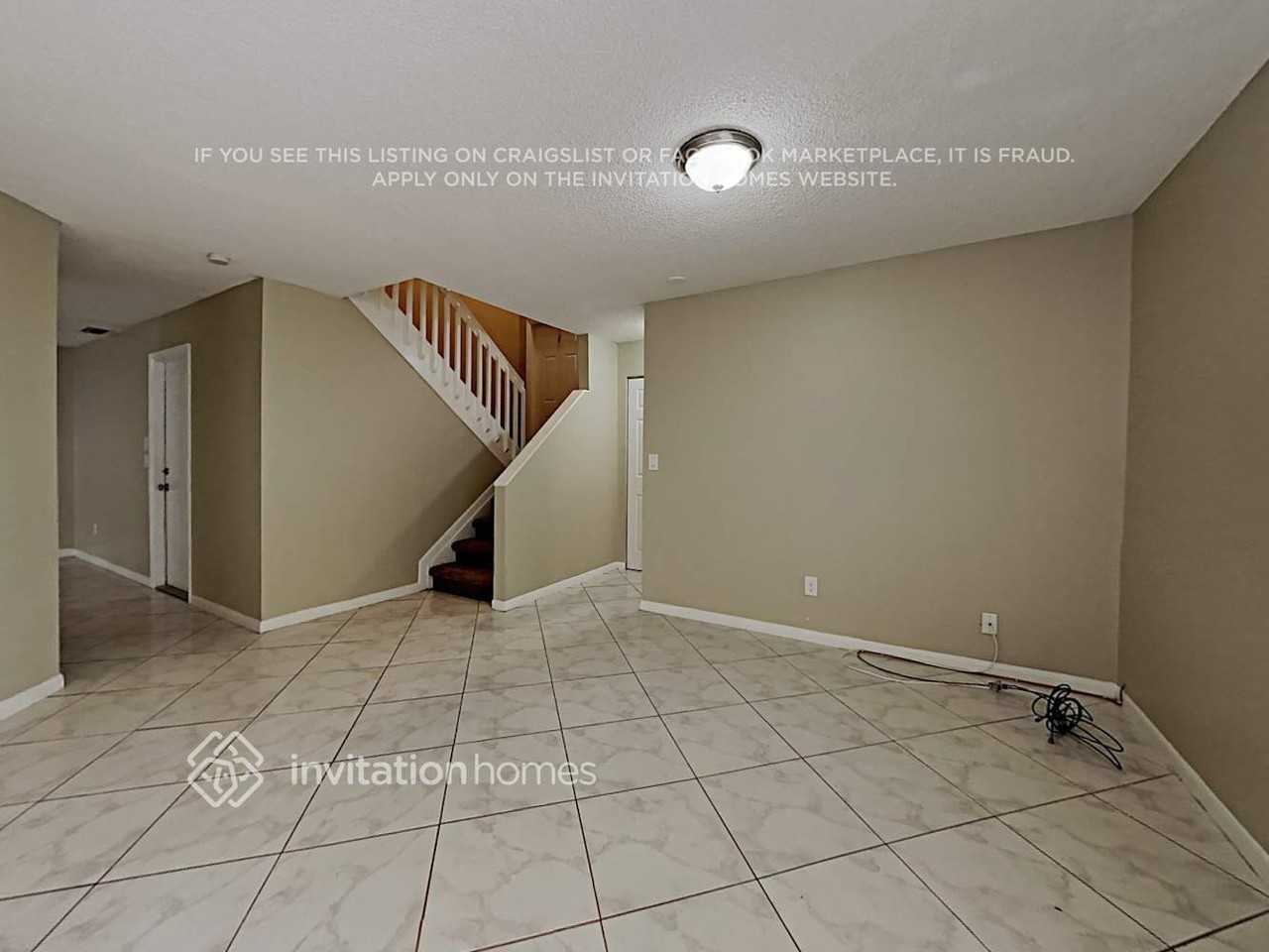 3715 Nw 107th Ter - Photo 5 of 21