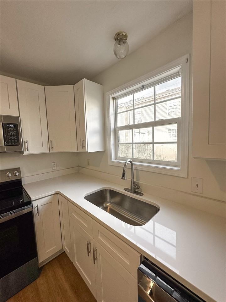 1225 N Lee Dr - Photo 4 of 18