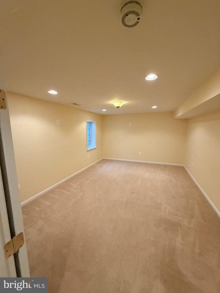 8050 Settle Ct ##B - Photo 3 of 7