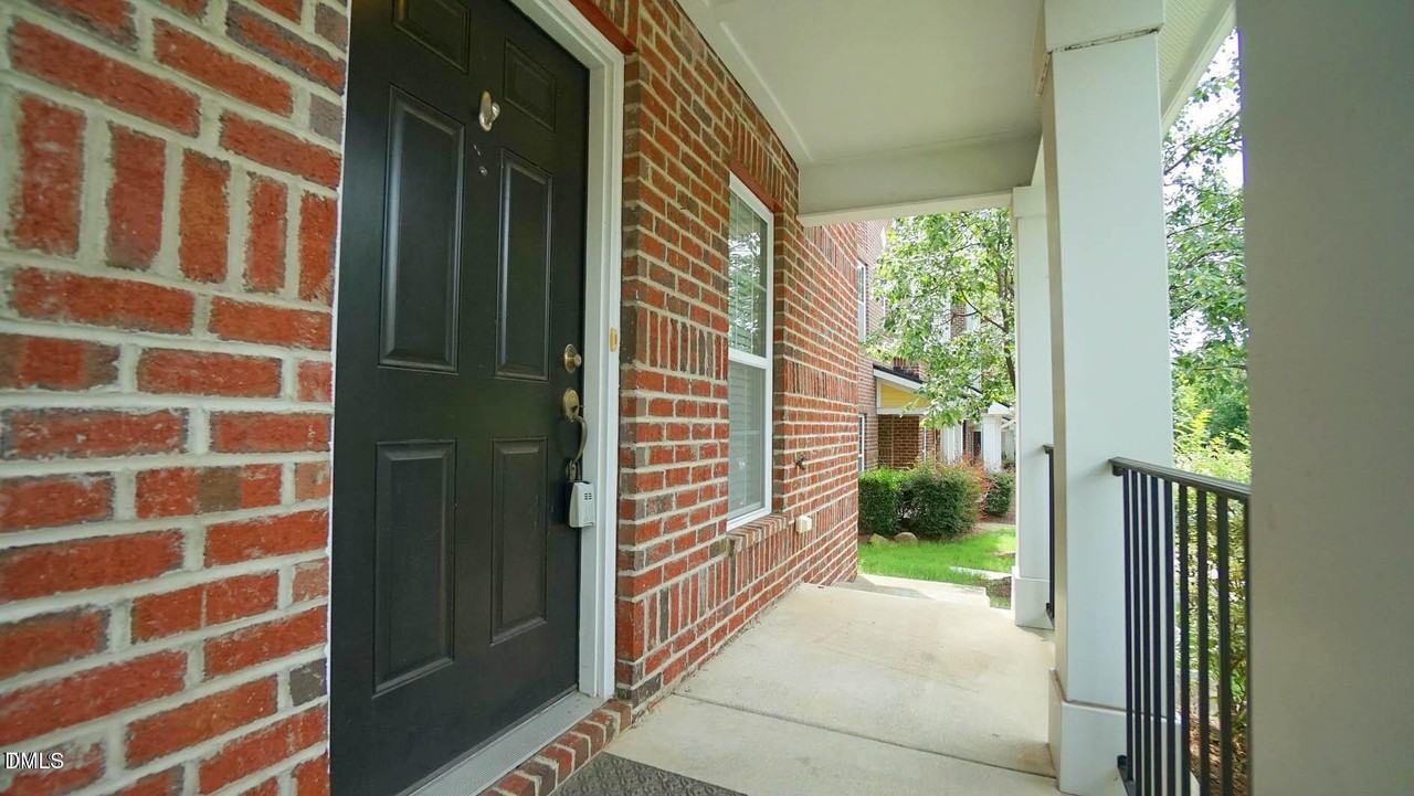 202 Dove Cottage Ln - Photo 2 of 4