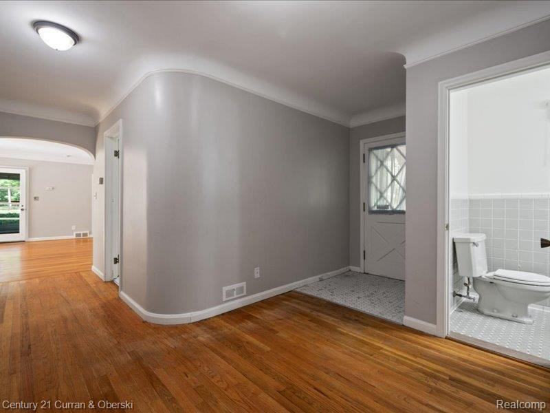 25831 Avondale St - Photo 2 of 34