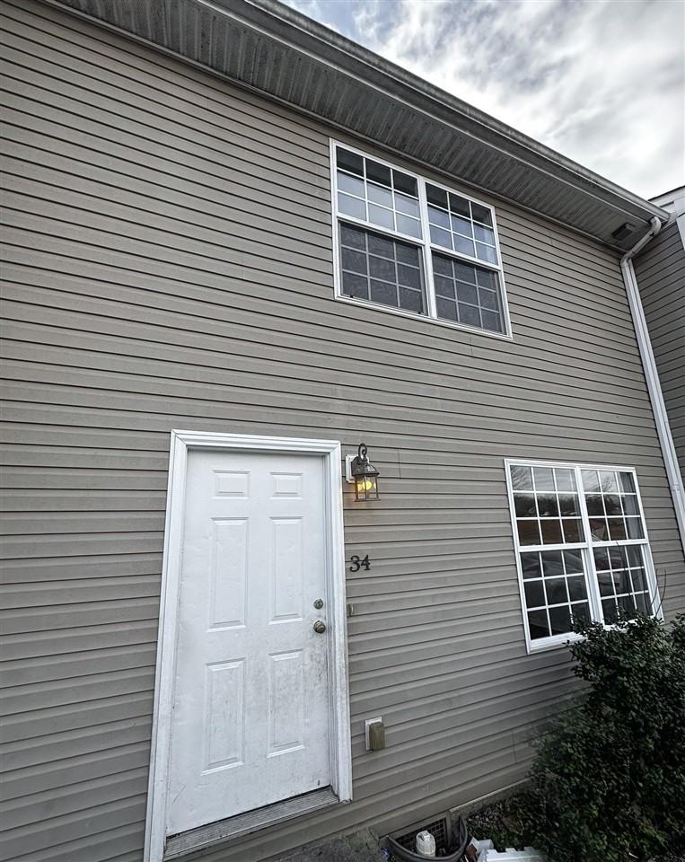 1225 N Lee Dr - Photo 3 of 17