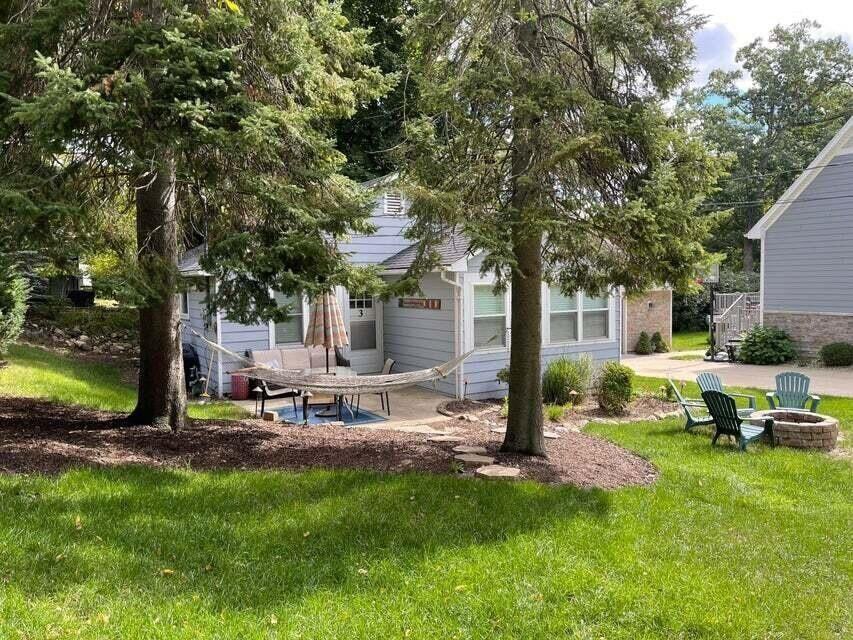 3 Geneva Ln - Photo 2 of 15