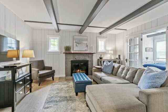 3 Geneva Ln - Photo 4 of 15