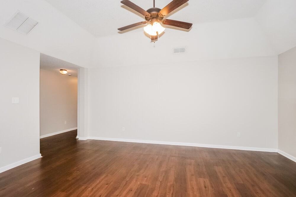 9450 Eckley Pl - Photo 5 of 16