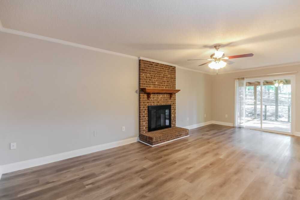 524 Robin Dr - Photo 4 of 18