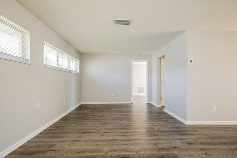 502 Leeland Heights Blvd E - Photo 4 of 16