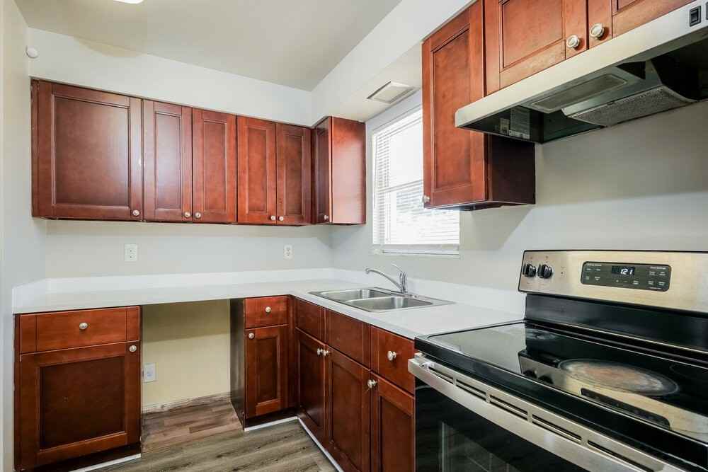 502 Leeland Heights Blvd E - Photo 7 of 16