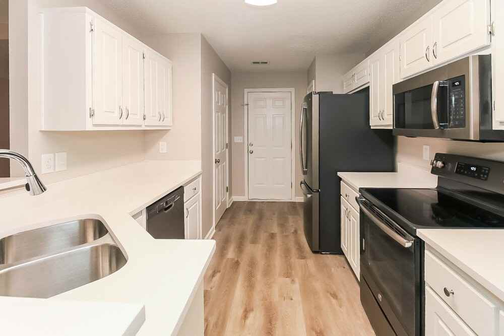 1567 Isleworth Cir - Photo 7 of 16