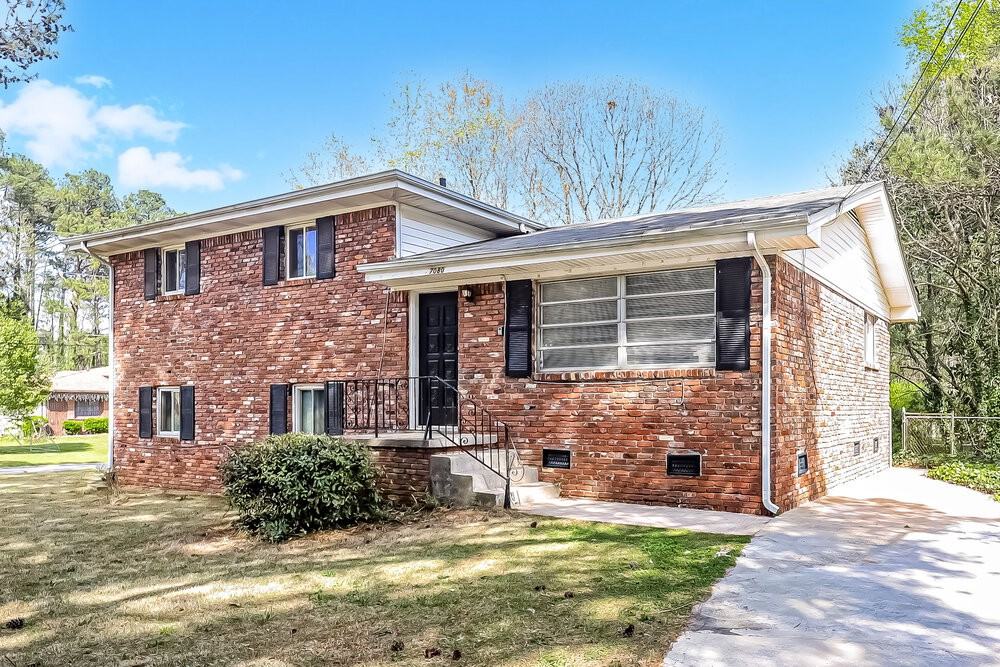 7080 Doncaster Rd - Photo 5 of 18