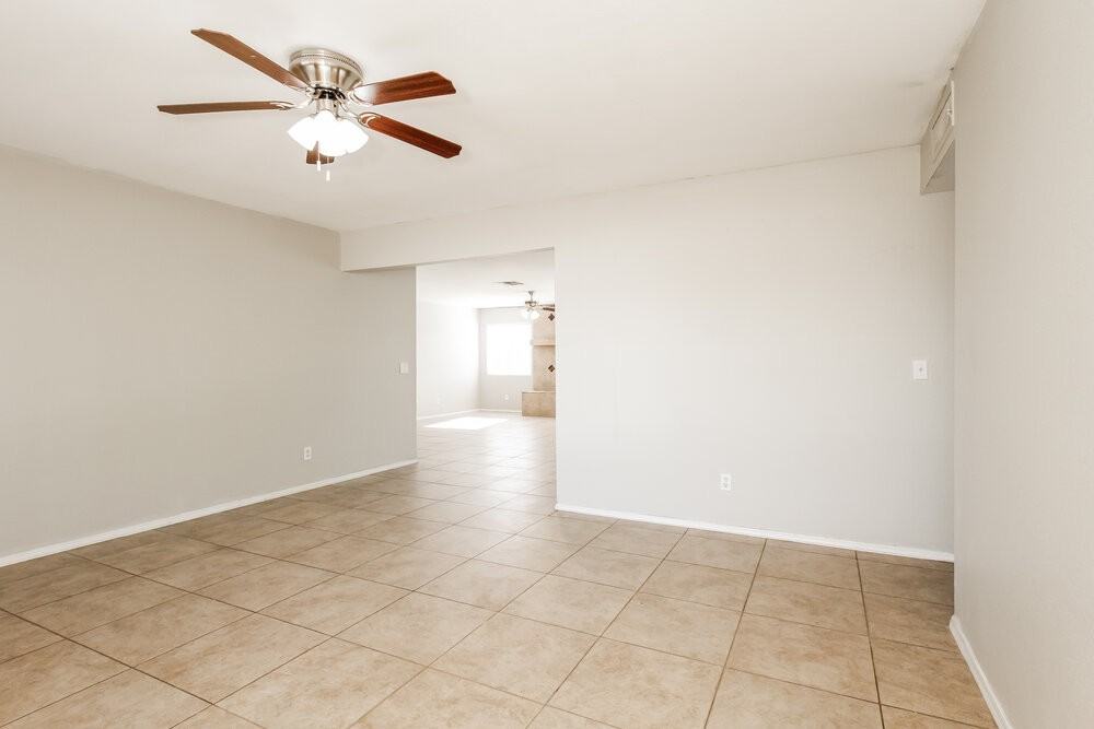 5523 W Villa Maria Dr - Photo 3 of 16