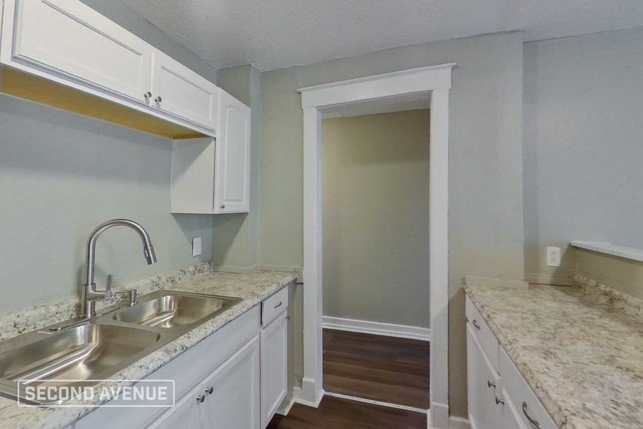 2114 Greenwood Ave - Photo 5 of 27