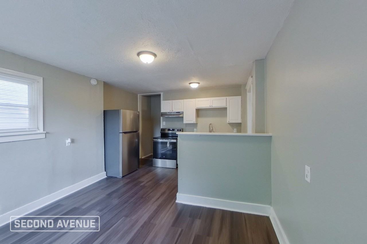 2114 Greenwood Ave - Photo 6 of 27