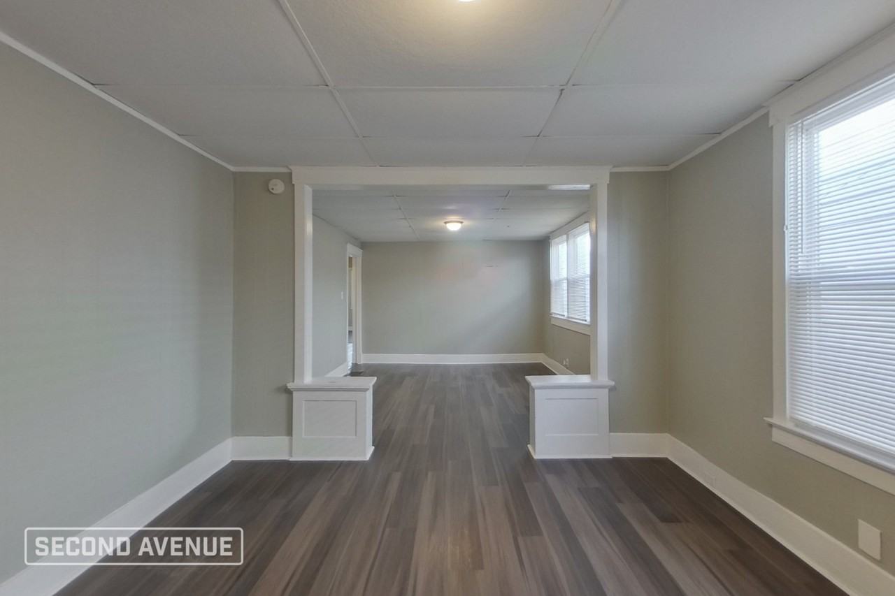 2114 Greenwood Ave - Photo 7 of 27