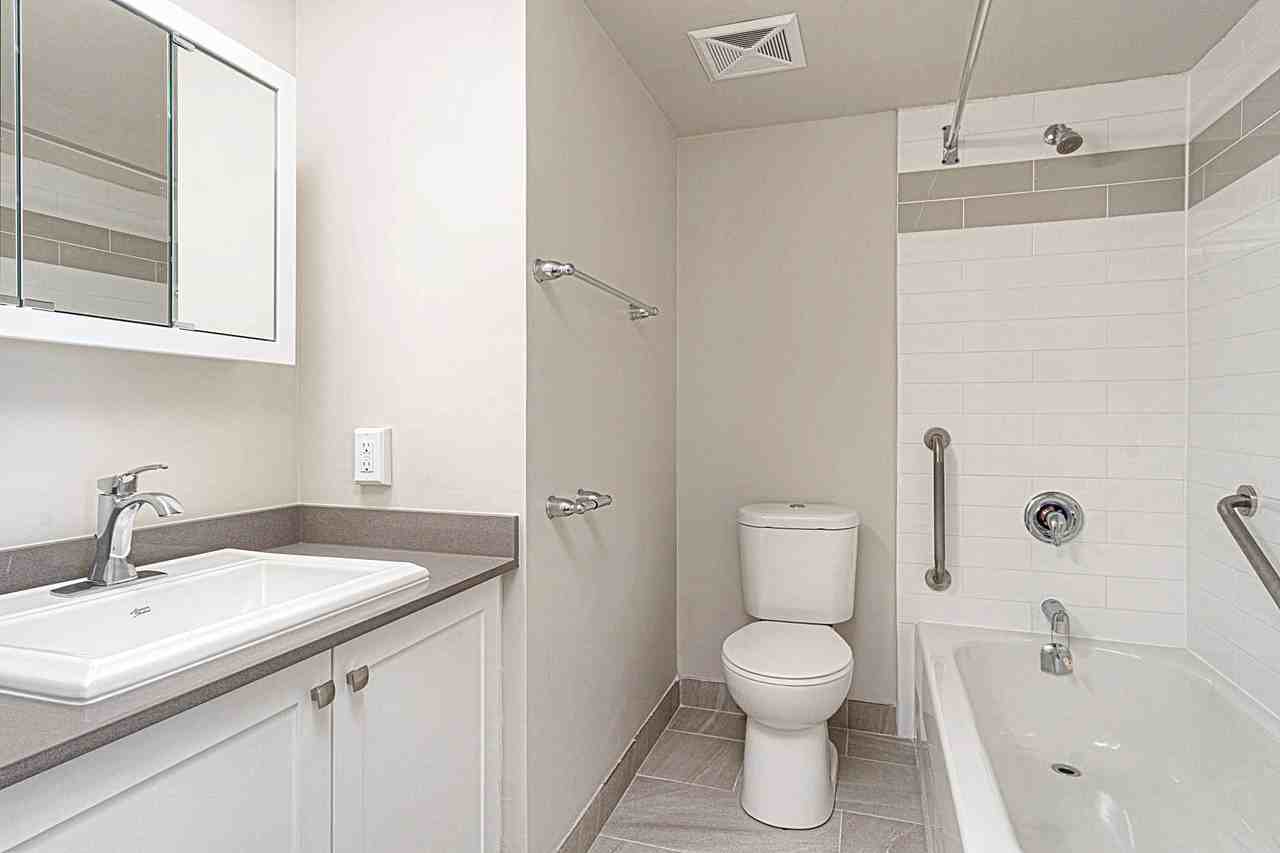 Portsmouth Place East - Photo 6 of 12