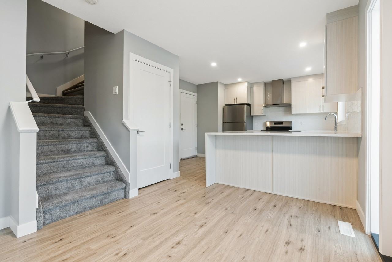 10467 149 Street - Photo 7 of 13