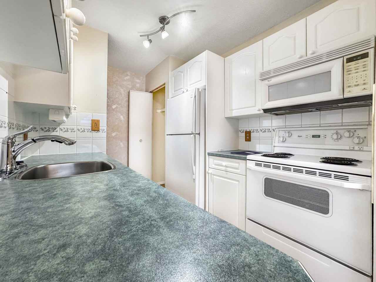 8601 22 Avenue - Photo 3 of 18