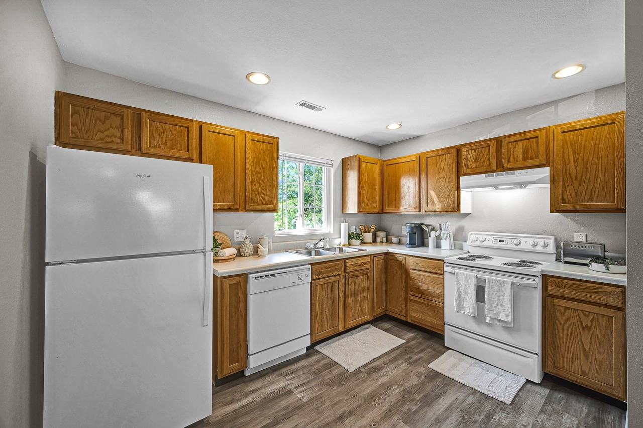 Knoxville Pointe - Photo 2 of 50