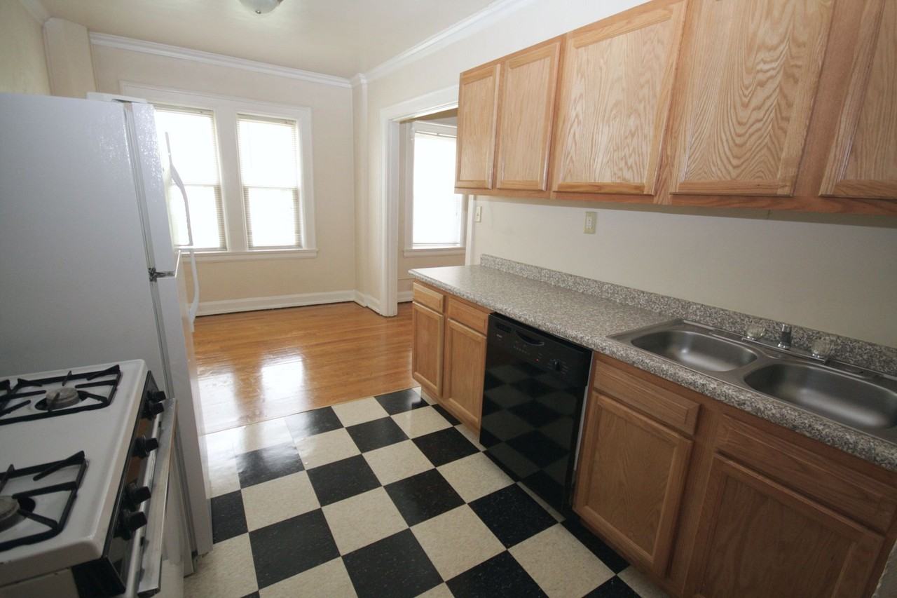 Stanton Apartments - Photo 5 of 9