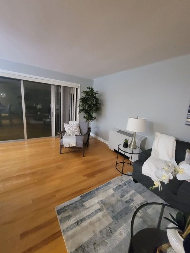 115 S Main St - Photo 5 of 28