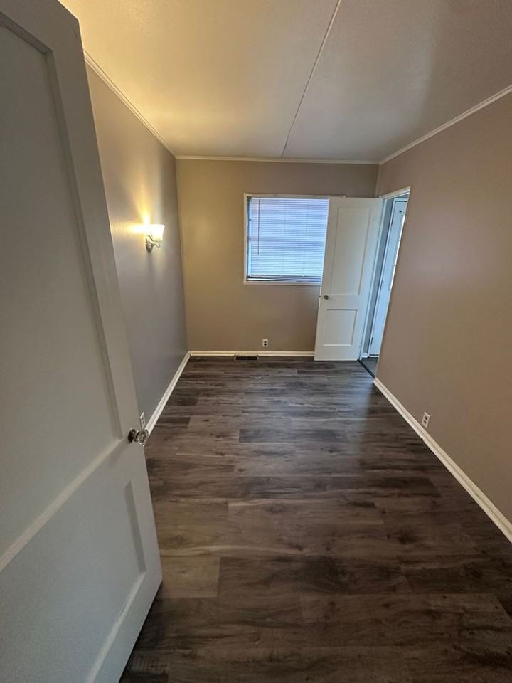 1207 Parkway Ct - Photo 6 of 14