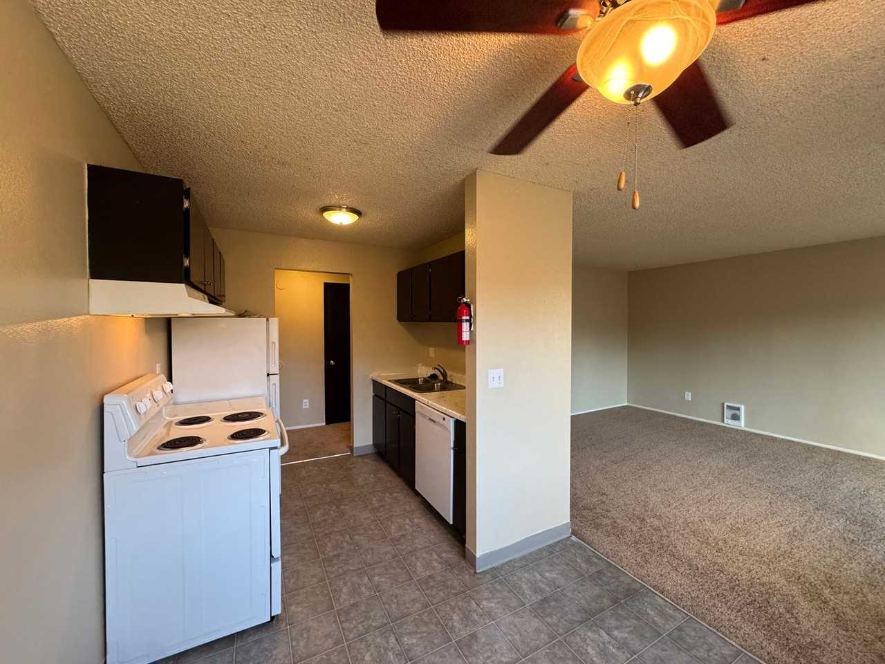 6102 6th Ave - Photo 5 of 26