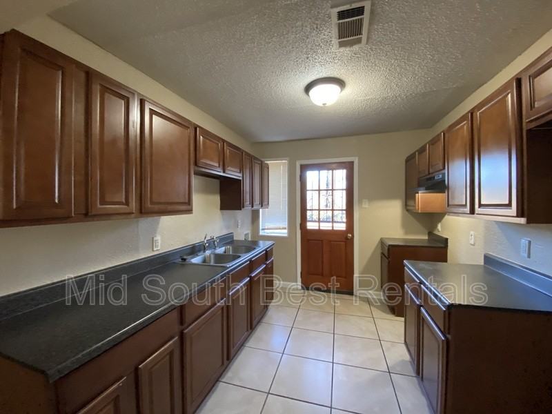 2458 Joy Ln - Photo 5 of 15