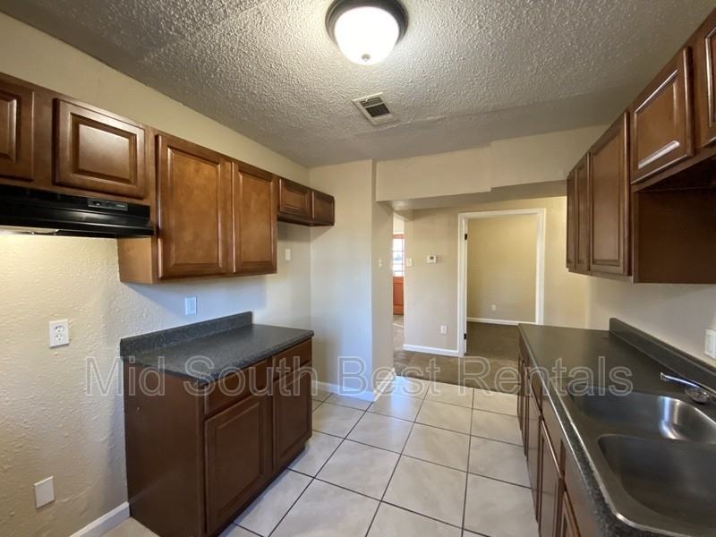 2458 Joy Ln - Photo 6 of 15