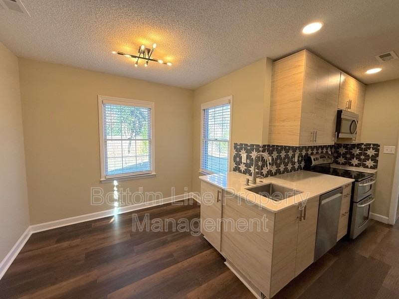 6401 Currywood Pl - Photo 6 of 22