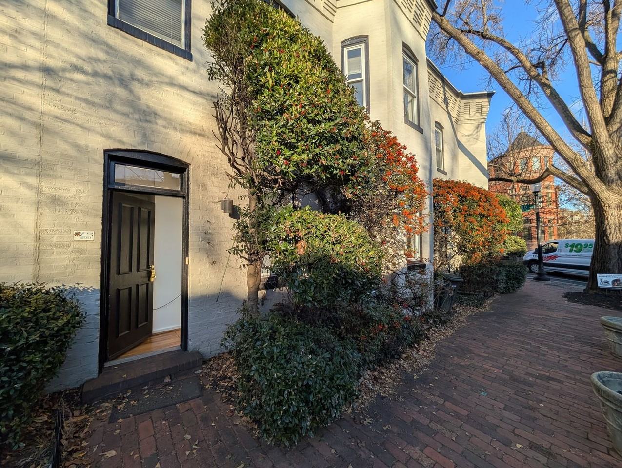 1226 28th St Nw - Photo 5 of 50