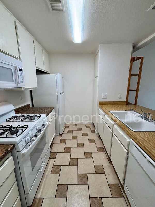 2158 S Mountain Ave - Photo 6 of 14