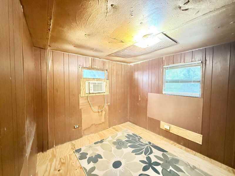 531 Amber St #GLE - Photo 6 of 8