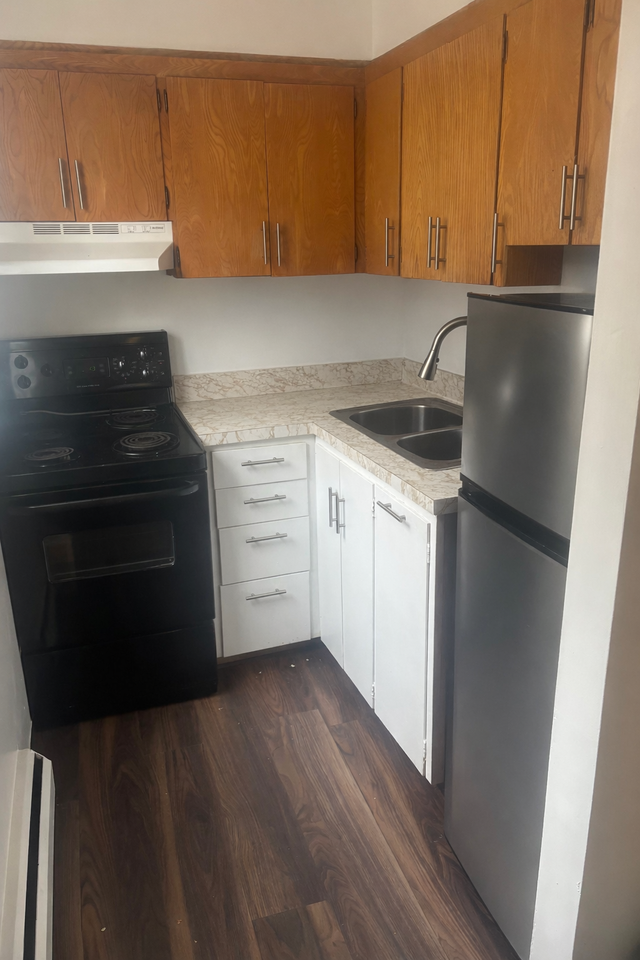 Bute St & Pendrell St #501 - Photo 6 of 9