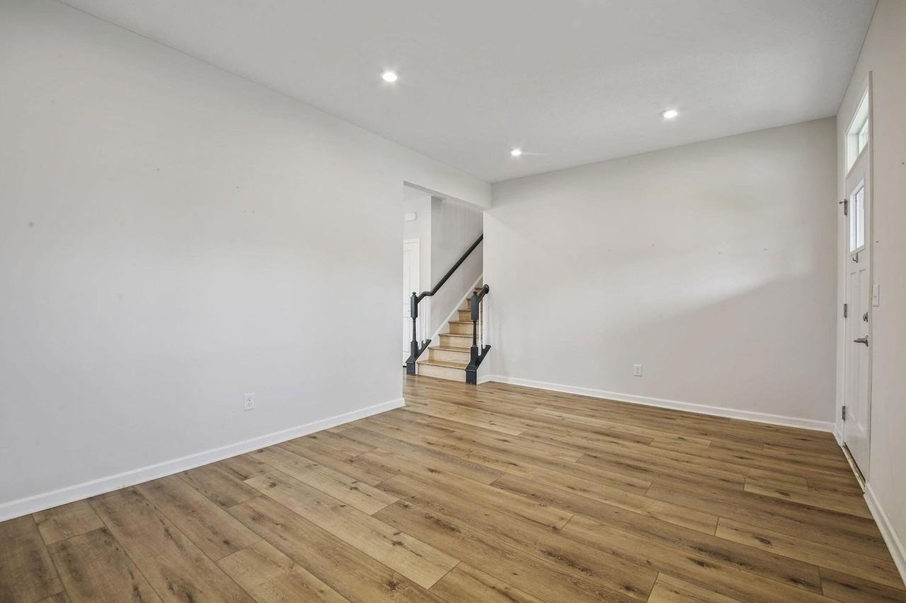 380 Crownover Way - Photo 4 of 29