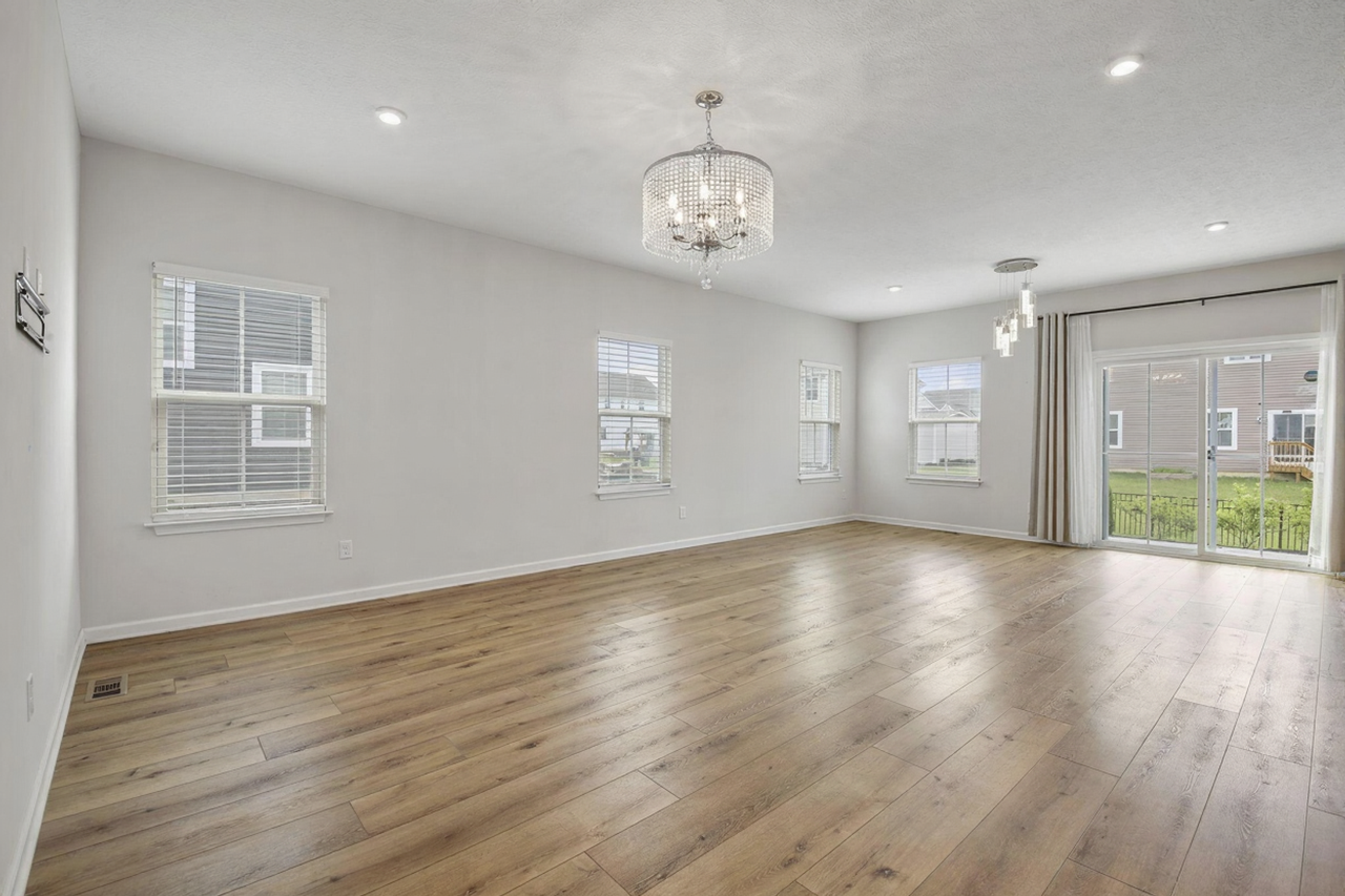 380 Crownover Way - Photo 5 of 29