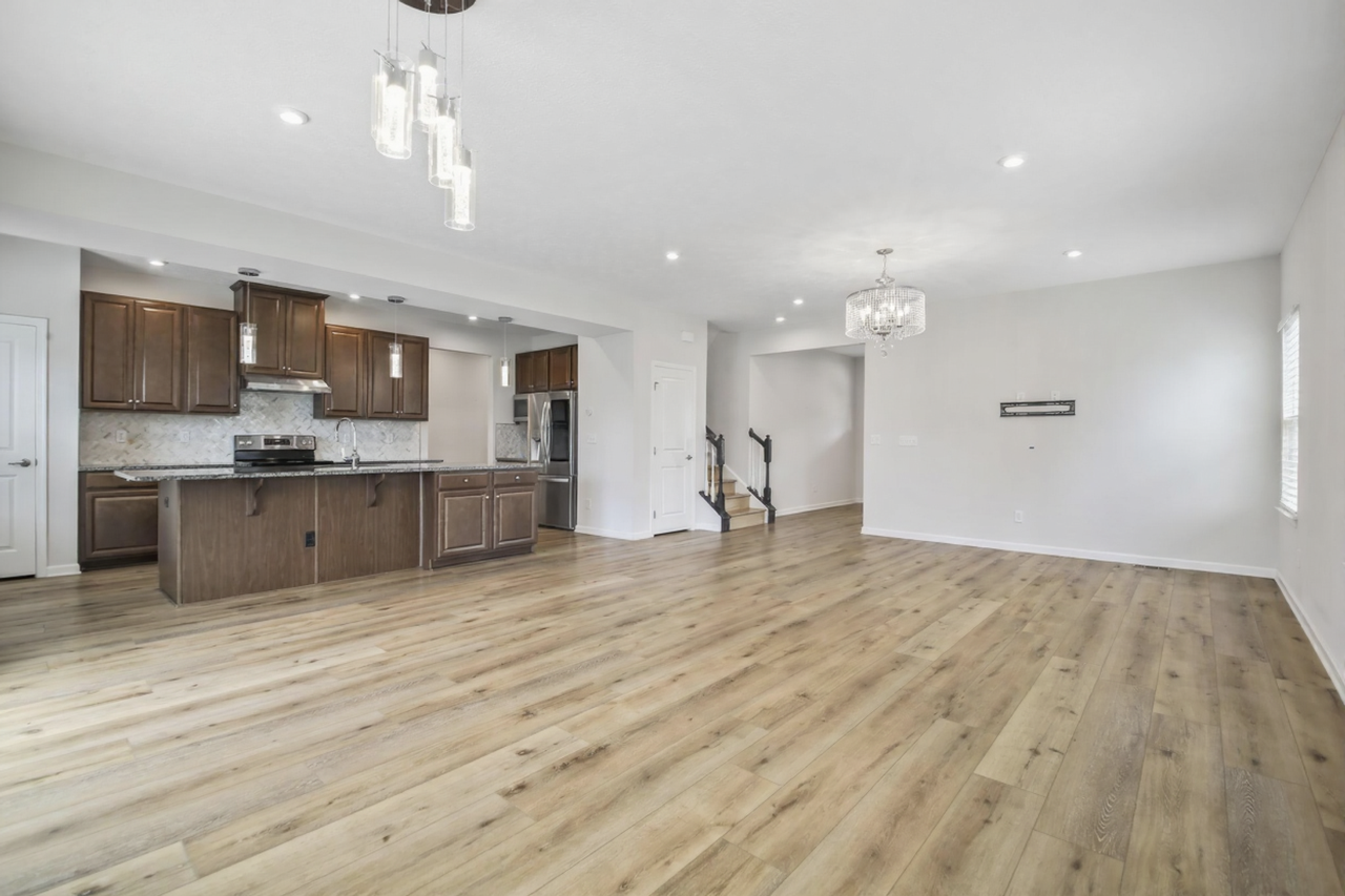 380 Crownover Way - Photo 7 of 29