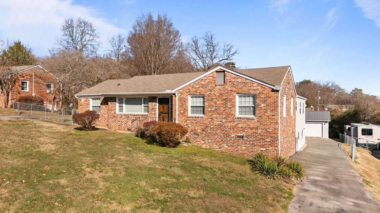 5600 Paula Rd - Photo 3 of 31