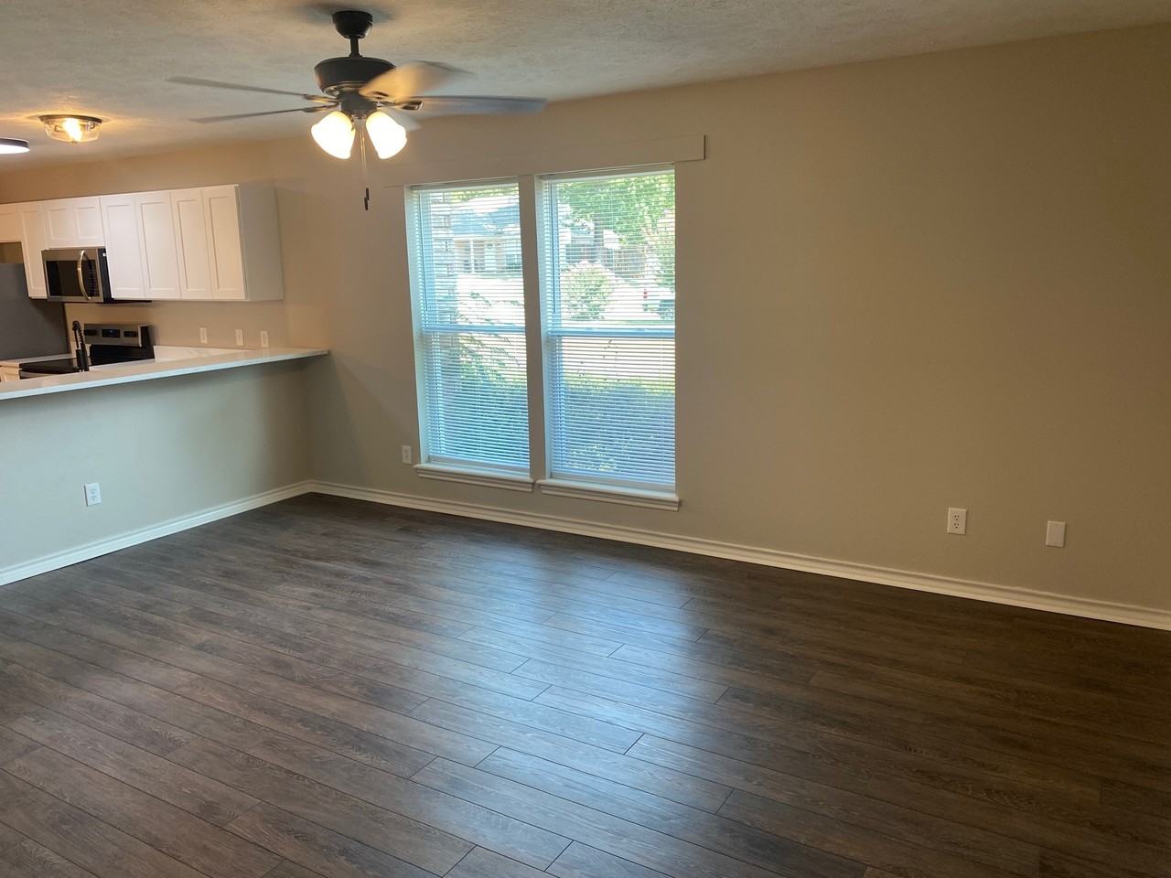 Champion Pl Apts-IMMS - Photo 2 of 13